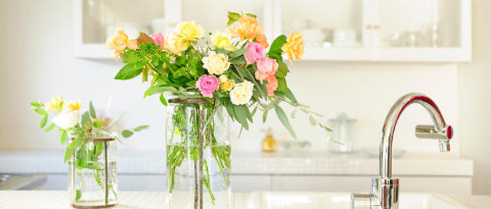 上品でゴージャスな 黄バラ は気持ちを元気にしてくれます 知って得する お花や観葉植物を贈る時の役立つアレコレ情報 ビジネスフラワー