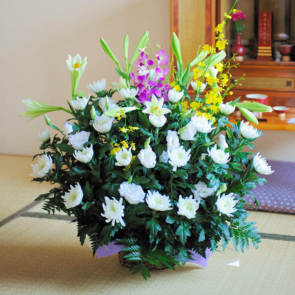 自宅で行われる葬儀に贈りたいお花のマナー 知って得する お花や観葉植物を贈る時の役立つアレコレ情報 ビジネスフラワー