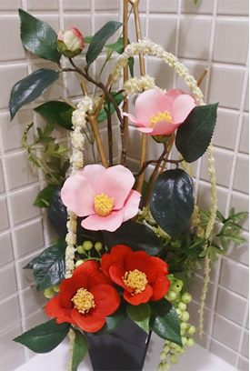 トイレに飾った椿のお花