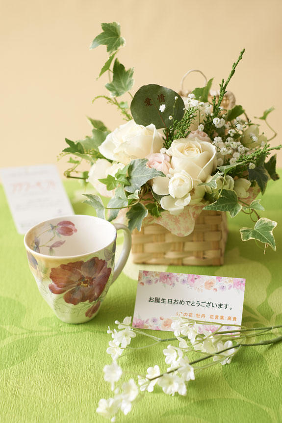 【新商品】誕生日祝いなどに！お花と陶器のセット
