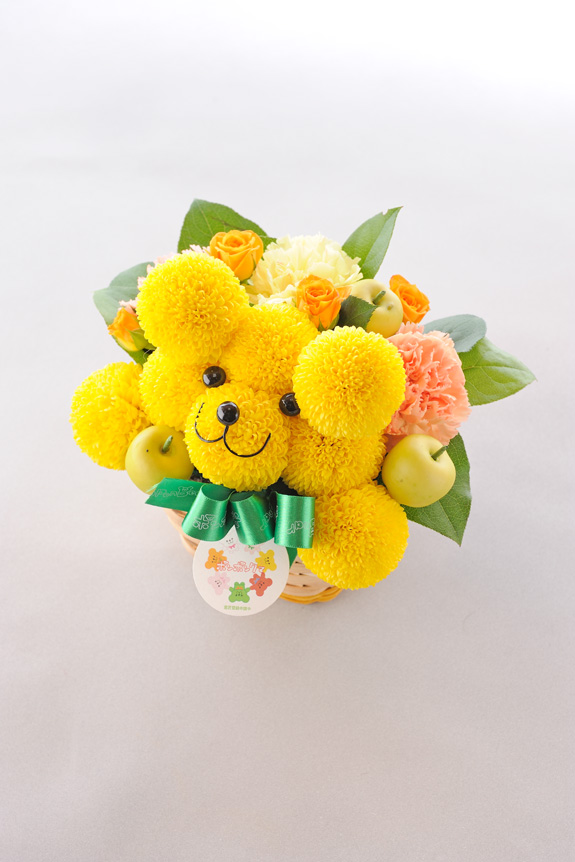 <p>季節のお花達とこんなかわいらしい笑顔をお届けすれば、プレゼントされたお相手も思わず顔がほころびます。</p>