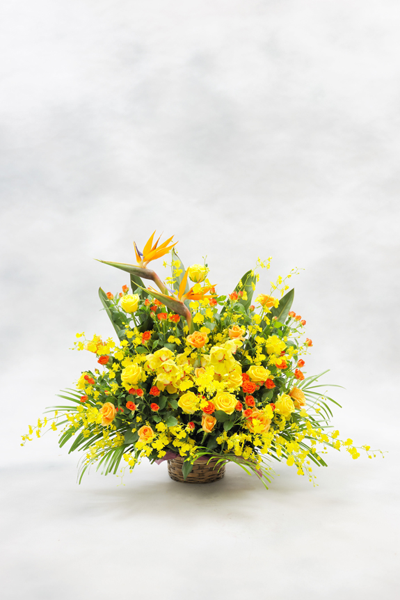当日配送 アレンジメントフラワーLサイズ 黄色・オレンジ系 1.9万円コース：当日配送 アレンジメントフラワー - 開店祝いの花や胡蝶蘭などお祝いの花と フラワーギフトならビジネスフラワー