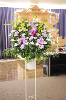供花スタンド（和花）　2色指定（白・紫系）　2万円コース