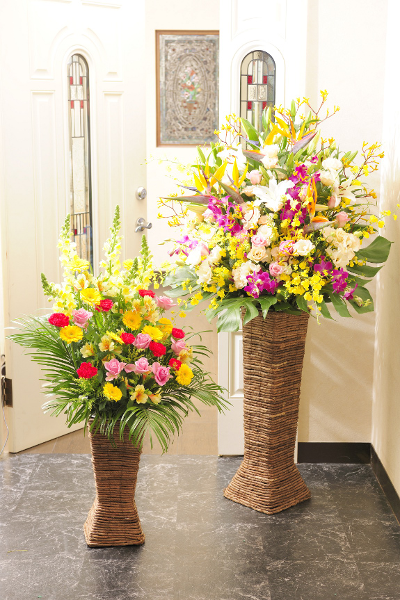 祝い花と供花の販売 ネットの花屋 ビジネスフラワー®｜スタンド花 おまかせスクエアタイプ S・L2個セット