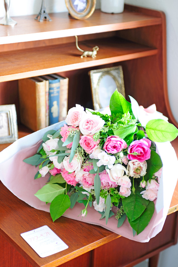 花束 ブーケ 高級バラのオリジナルブーケ Lサイズ ピンク系 お花の種類で選ぶ バラ 花束 アレンジメント 開店祝いの花や胡蝶蘭 などお祝いの花とフラワーギフトならビジネスフラワー