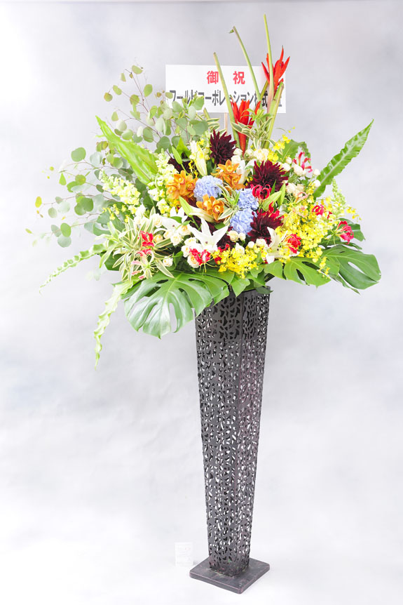 <p>最高級黒ブリキ一段スタンド花にも無料で立札が付きます。</p>