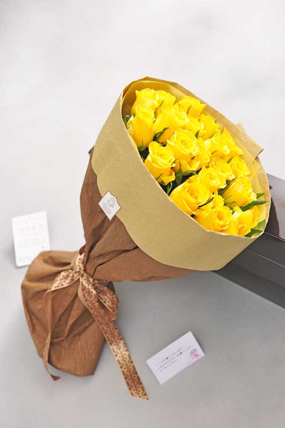 <p>黄色バラの花束・ブーケにはメッセージカーが無料で付けられます。</p>
