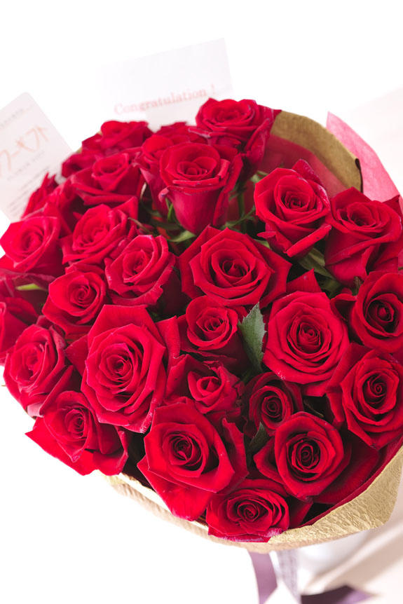 <p>赤バラの花束・ブーケにはメッセージカーが無料で付けられます。</p>
