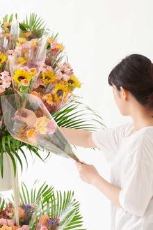【持ち帰りに配慮したお祝いスタンド花】花束スタンド花　二段40束