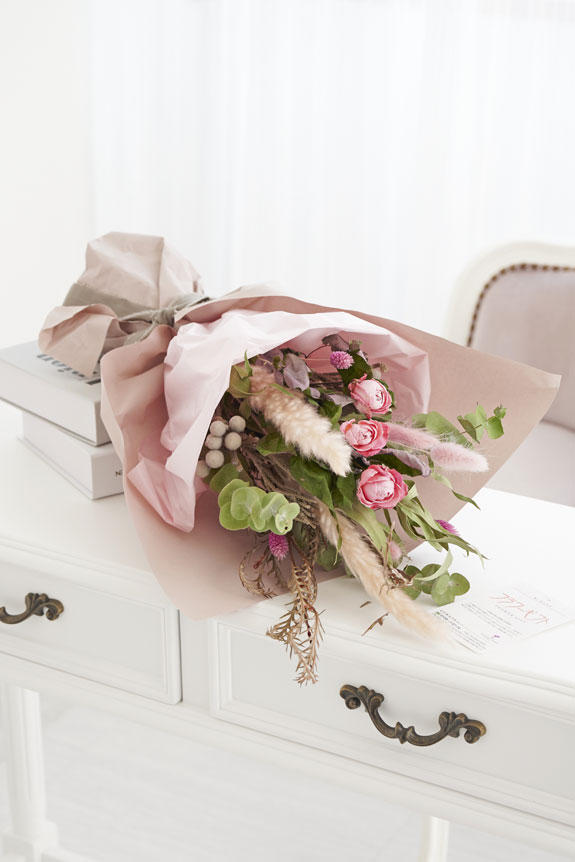 ドライフラワー スワッグ・花束 モーヴピンク（SSサイズ）｜ 祝い花と供花の販売 ネットの花屋 ビジネスフラワー®