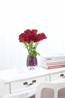 花瓶フラワー・フラワーベース　オーバル（紫）　赤バラ12本