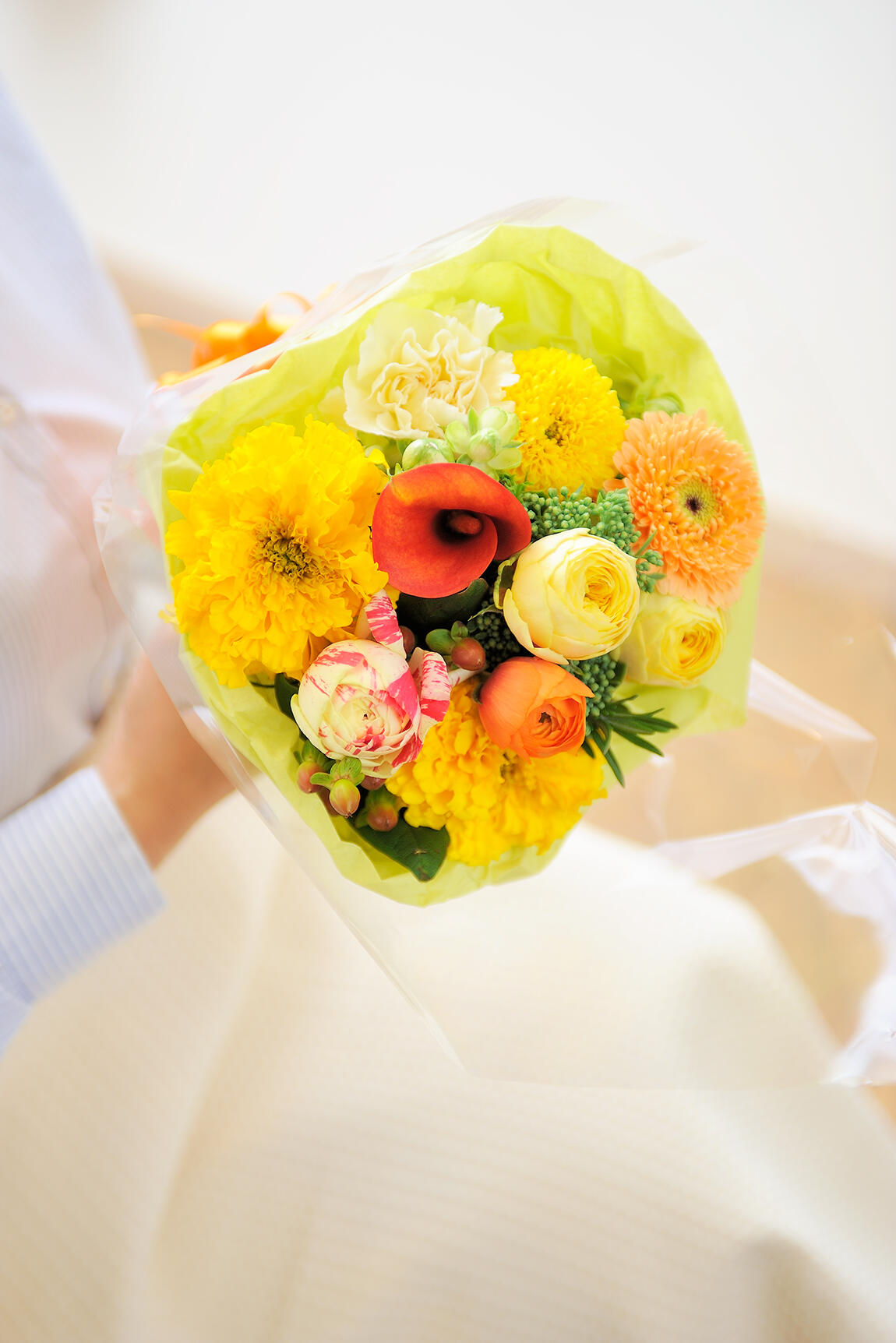ブーケ SSサイズ カジュアル系｜祝い花と供花の販売 ネットの花屋 ビジネスフラワー®