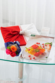 花とギフトのセット　シャボンフラワーとグルメカタログギフト（Best Gourmet/BG024ナヴィエ）風呂敷包み