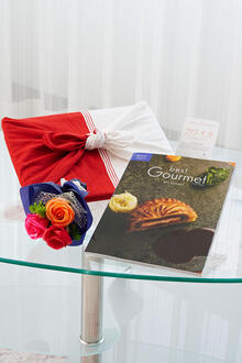 花とギフトのセット　シャボンフラワーとグルメカタログギフト（Best Gourmet/BG016ボーヴォー）風呂敷包み