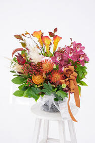 <center>法人間の御祝にもお薦め<br>秋カラーのアレンジメント</center><center>11,000円(税込)</center>