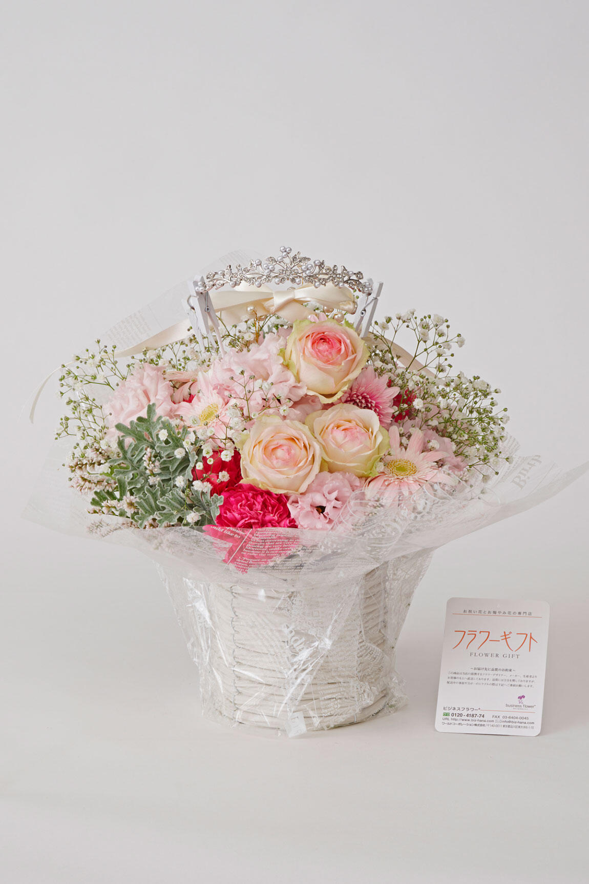 <p>女性らしいデザインですので、スナックのママやラウンジ・キャバクラのキャストの方などナイト営業のお店へ贈るお祝い花としてもお薦めです。</p>