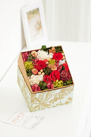 <center>クリスマス限定！<br>サプライズにもピッタリ</center><center>8,800円(税込)</center>