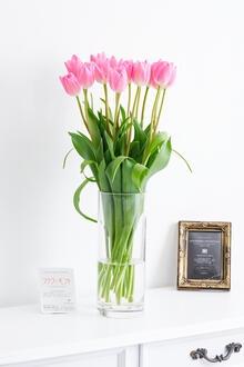 花瓶フラワー・フラワーベース　シリンダー（クリア）　チューリップ（ピンク系）15本の花束