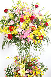 スタンド花や花輪を全国に宅配 開店祝いの花スタンドはビジネスフラワー