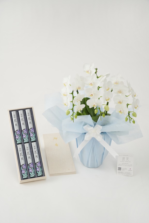 <p>ご自宅に飾る日頃の仏壇用花としては勿論、ご自宅葬などへお式前日までにお届けすることもできます。</p>