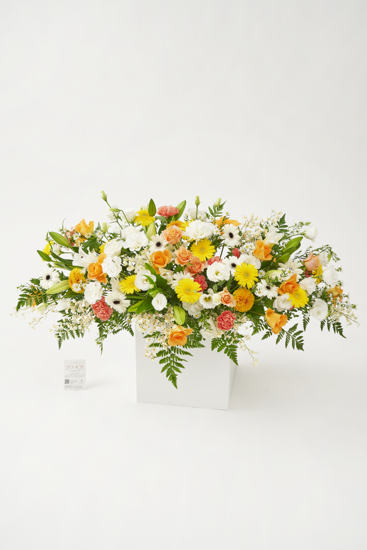 <p>送料無料で、スタッフが直接会場へ手持ち配送いたします。
花の状態を最良のまま、会場指定のお時間に合わせてお届けできるため、安心してご利用いただけます。</p>