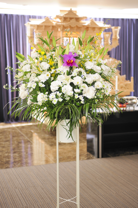 東京博善 落合斎場での葬儀・葬式の花や供花の手配はビジネスフラワー