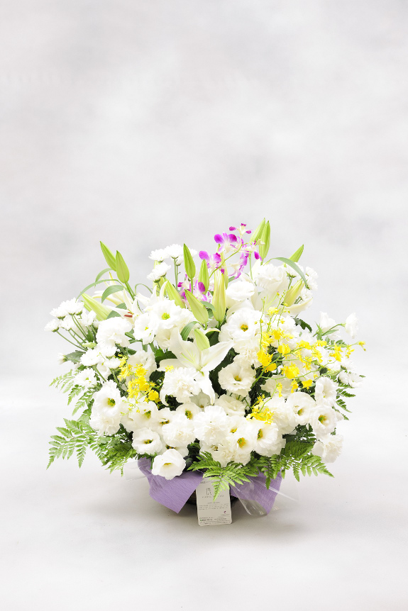 <p>ご自宅宛にお贈りするお供え花として最適です。</p>