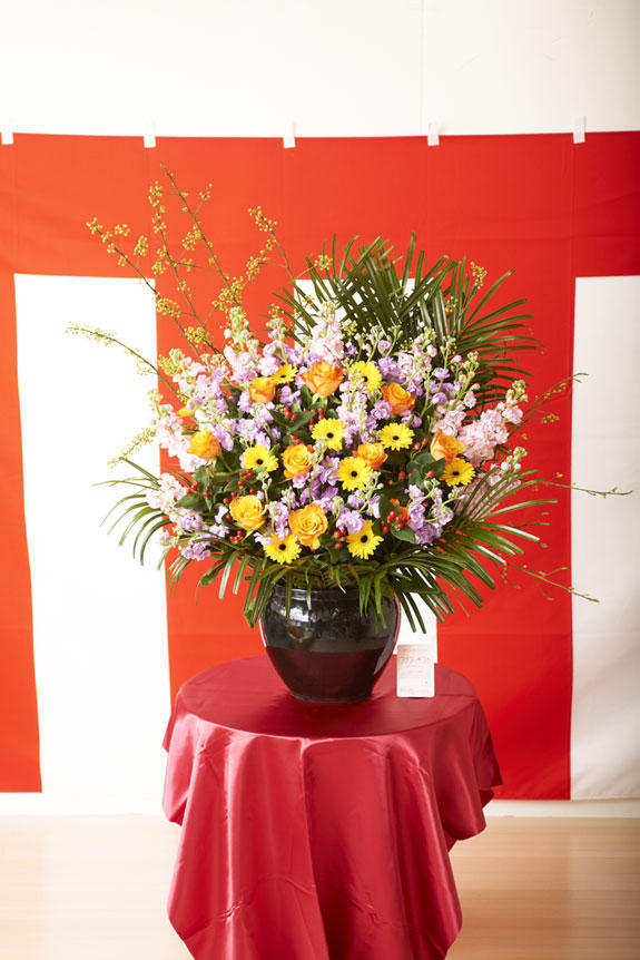 卒業式、入学式、入社式などの各種式典で活躍の壺花（つぼばな）