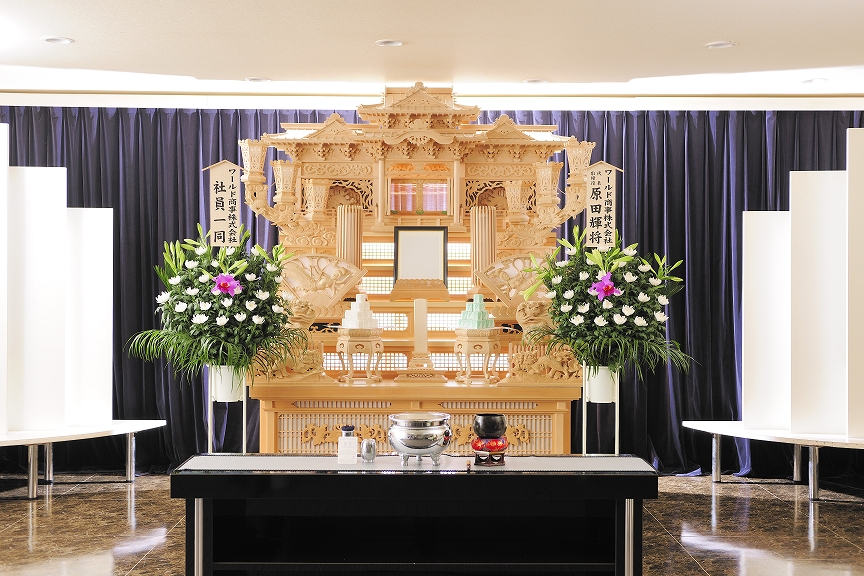 標準コース1.5万円の和花タイプを２基セット（対）にした供花スタンド商品です。
