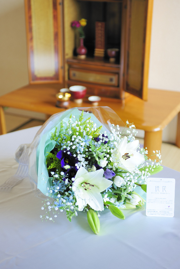 お仏壇にお供えする生花の花束です。