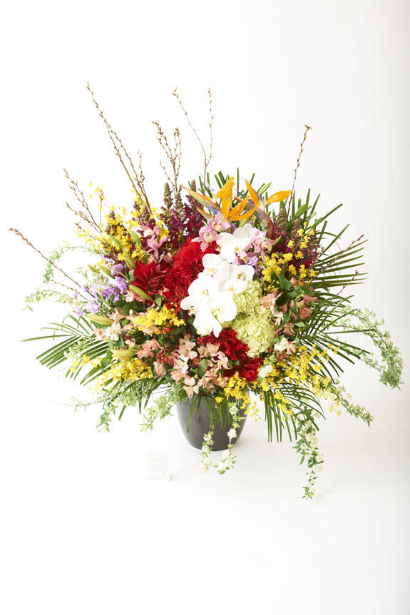 <p>花のボリュームもさることながら、高級感を持ち合わせたシルエットが人気の壺花（つぼばな）</p>