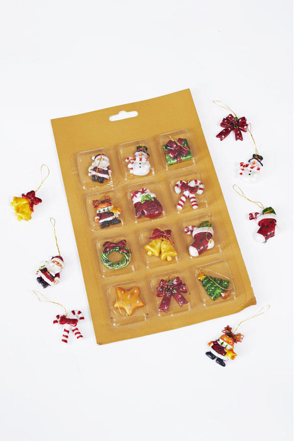 <p>クリスマスキャラクターのオーナメントはパッケージの状態で植物に同梱してお送りしております。</p>