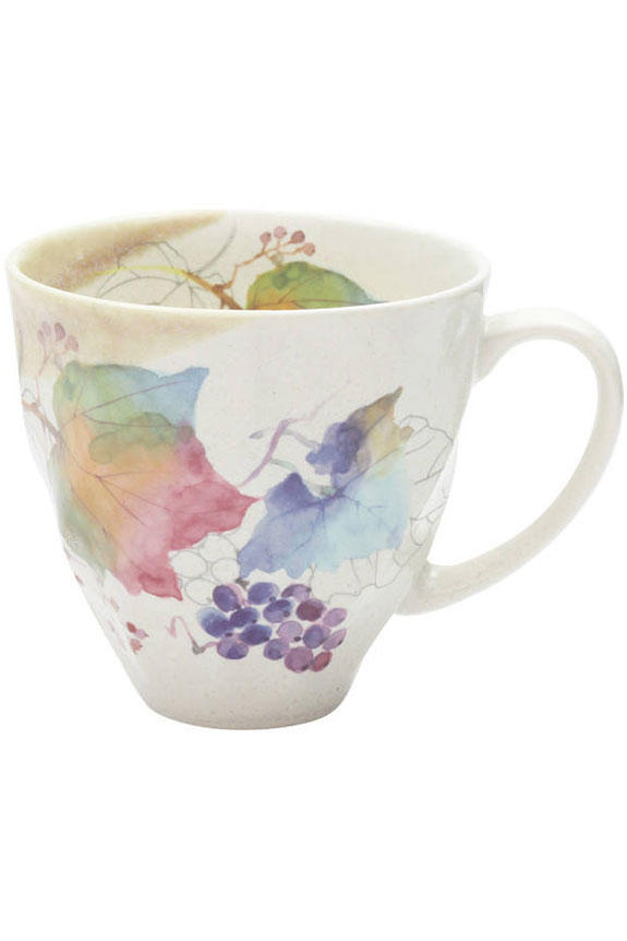 <p>花言葉は「慈善」「信頼」、9月を表すブドウ柄のコーヒーカップです。
日本製の美濃焼なので高品質で安心な一品です。</p>