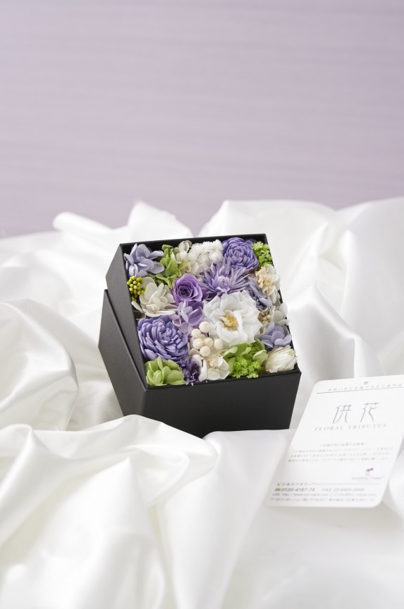 法事、法要の仏壇へのお供え花としてデザイナーズハンドメイドの供花プリザーブドフラワーがお薦めです。