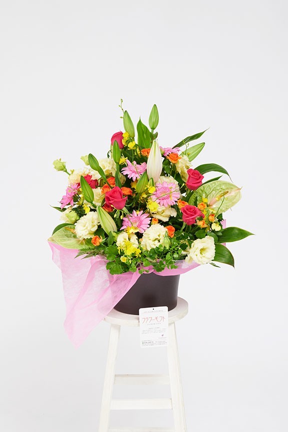 <p>完全おまかせアレンジメントフラワーには、メッセージカードを無料でお付けることが可能です。</p>