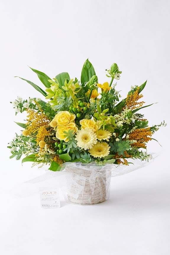 <p>提携フラワーショップから宅配配送で全国（一部除く）へお届けしてするアレンジメントフラワー商品です。</p>