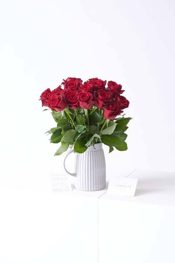 <p>オンラインギフト（ギフトカタログ）付き花瓶花（フラワーベース）には、メッセージカードを無料でお付けする事が可能です。</p>