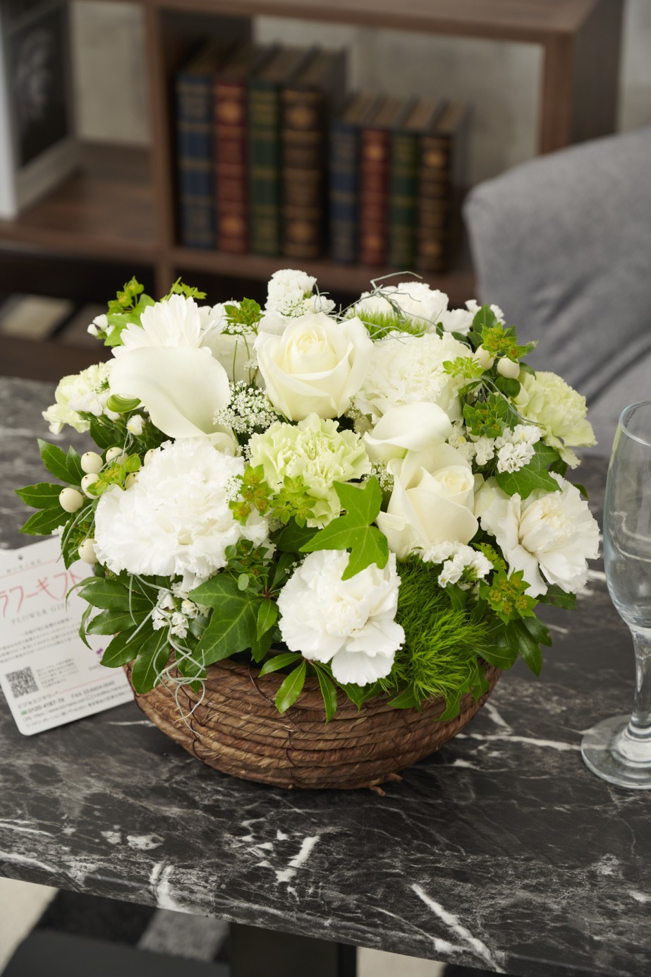 <p>自宅でも店舗やオフィスでも、どこに置いても引き立ちます。</p>