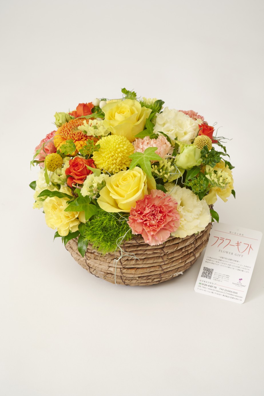 <p>和風にも洋風にもに適したデザインだから、あらゆるお祝いに適しています。開店祝いや開業祝いのはもちろん、各種お祝いやハイグレードのプレゼントをするなら最適です。</p>