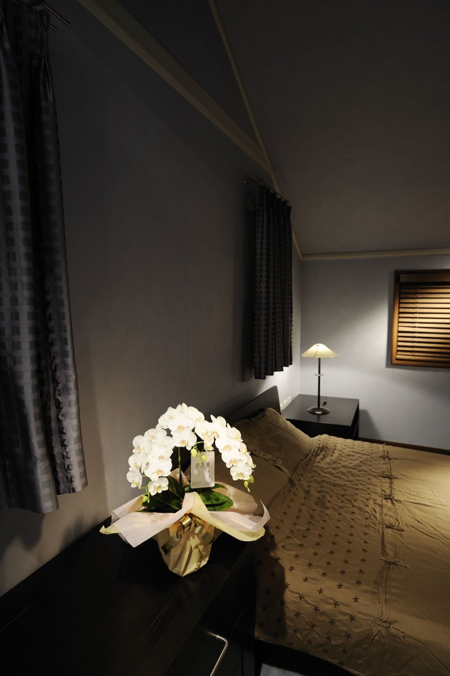 <p>新築祝いやご結婚祝いなどの新居でも・・・寝室におけばこんな感じです。</p>