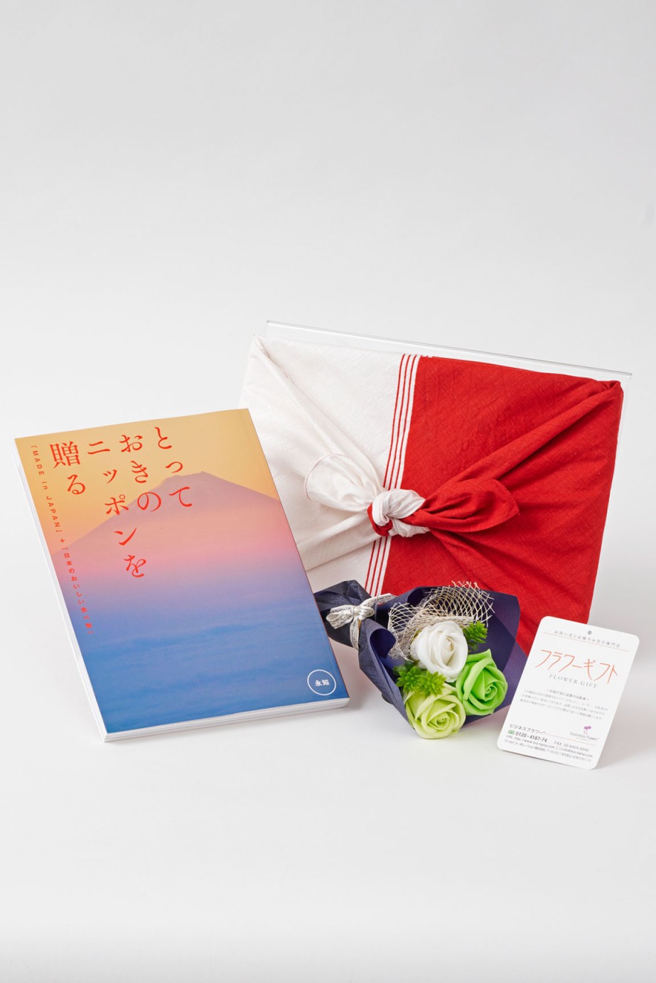 <p>カタログギフト本体は上品な風呂敷で包んだ状態でのお届けとなります。</p>