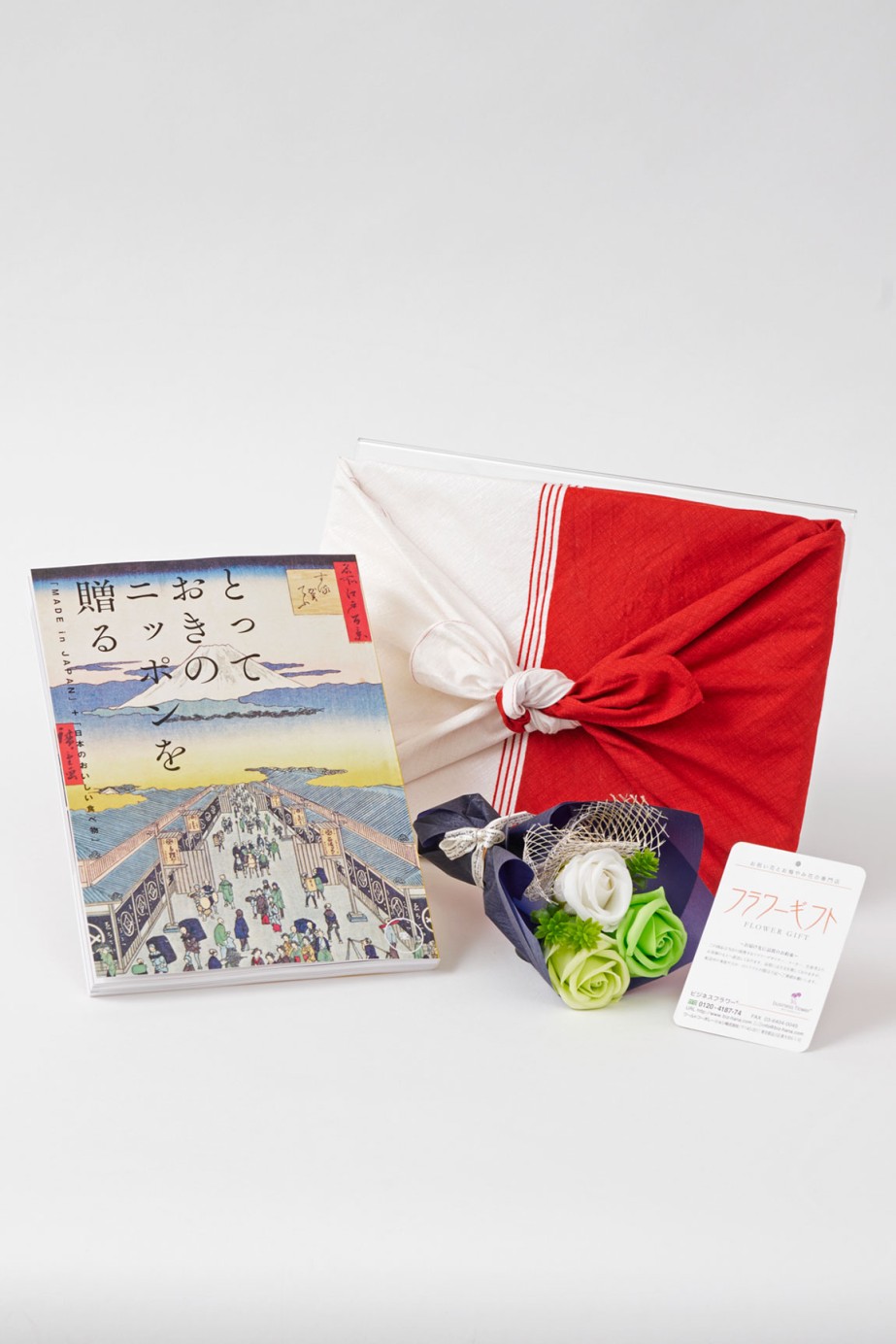 <p>カタログギフト本体は上品な風呂敷で包んだ状態でのお届けとなります。</p>