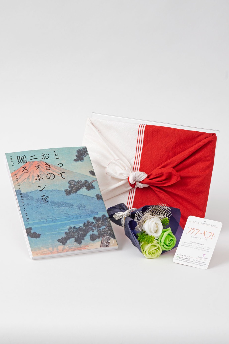 <p>カタログギフト本体は上品な風呂敷で包んだ状態でのお届けとなります。</p>
