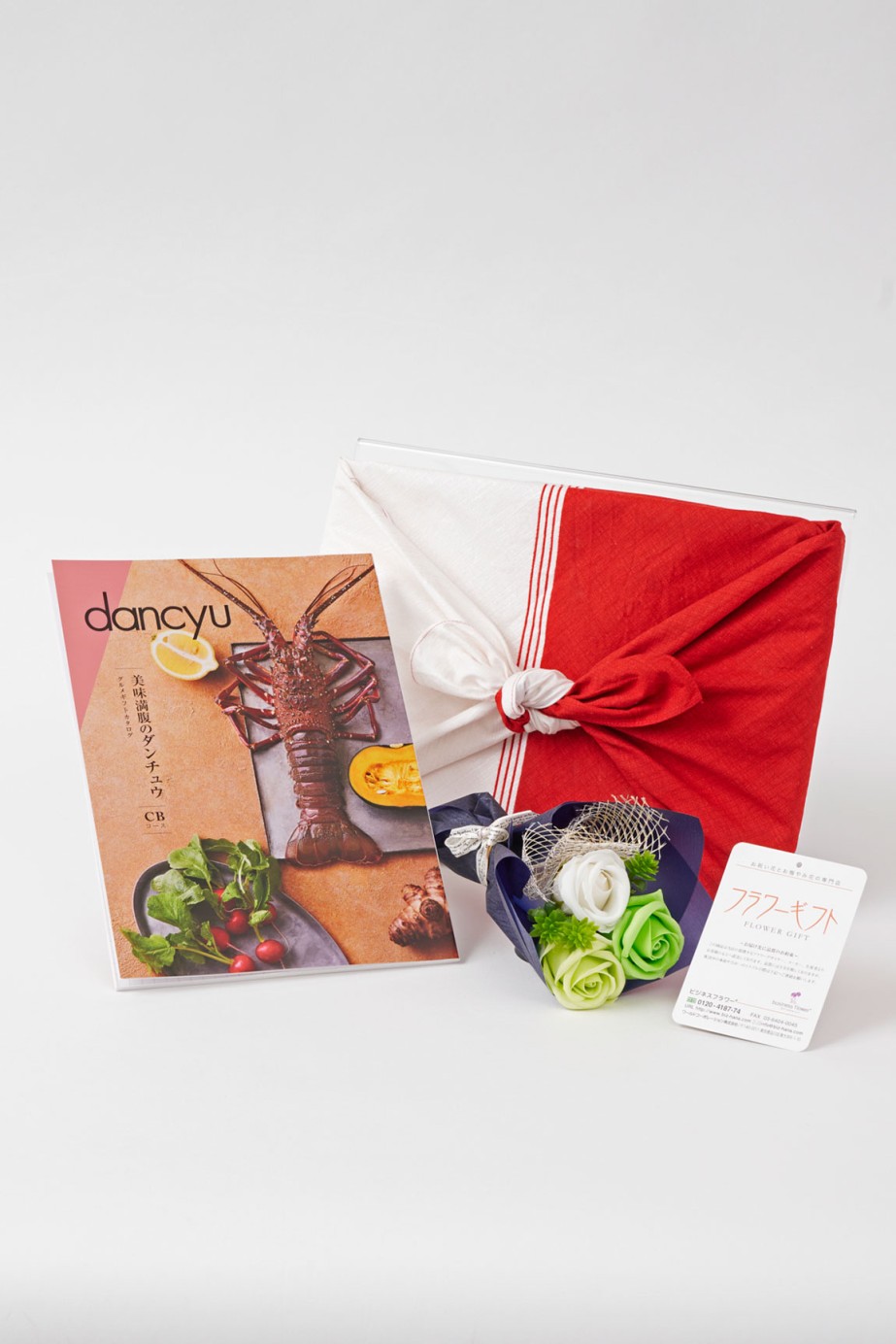 <p>カタログギフト本体は上品な風呂敷で包んだ状態でのお届けとなります。</p>