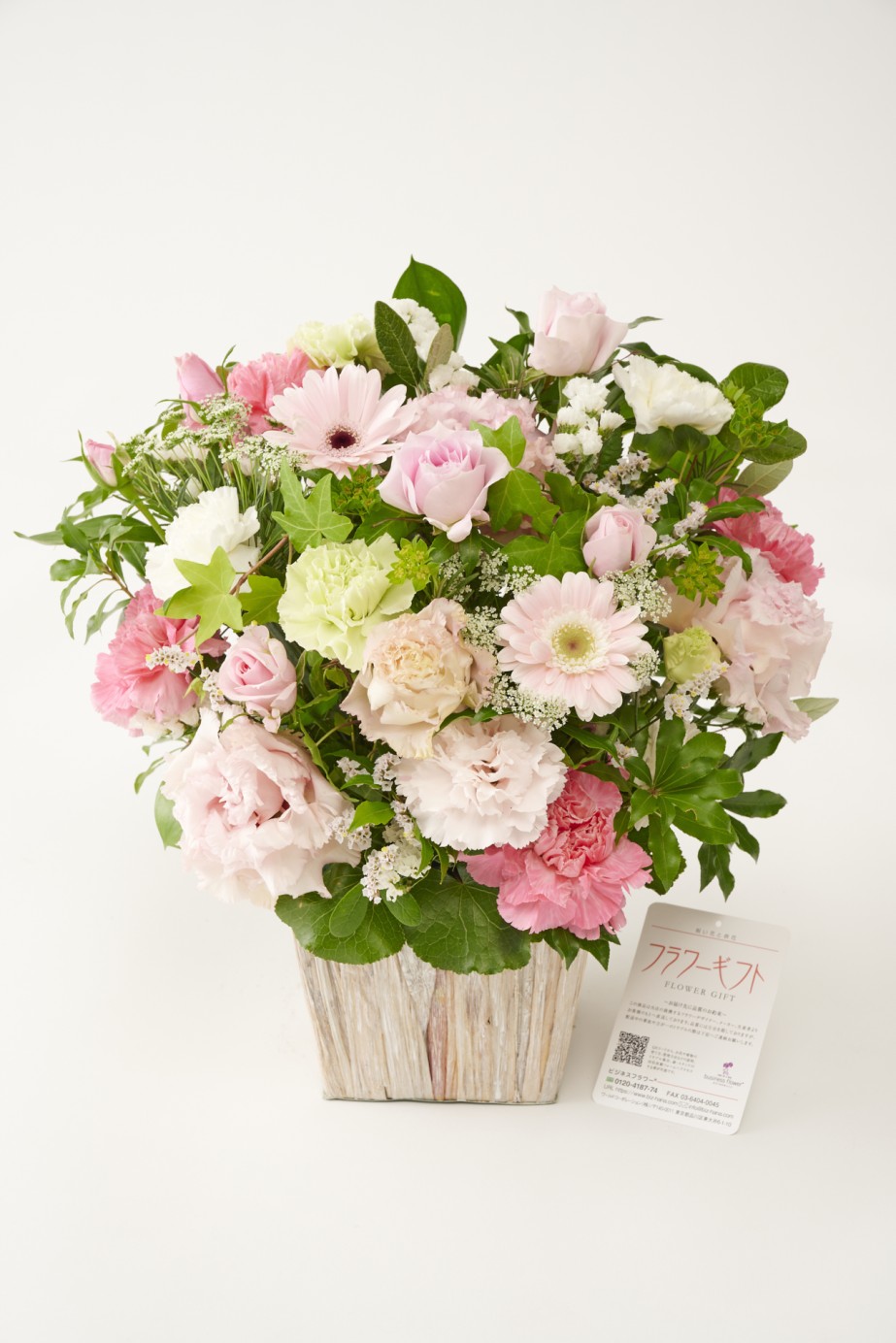 <p>Mサイズ以上からはお花に高さと大きさも備わっております。その分見栄えや豪華さも増し、開店祝いや開業祝いなど、企業間取引の一環としてご利用いただく場合にもおすすめできるサイズ。その他、各種お祝いやハイグレードな贈答品をお考えなら最適です。</p>