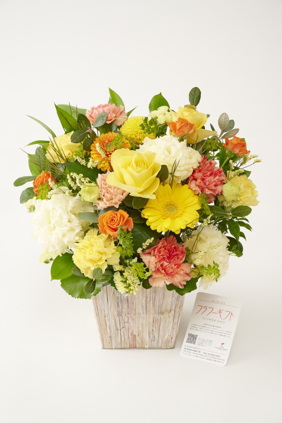 <p>Mサイズ以上からはお花に高さと大きさも備わっております。その分見栄えや豪華さも増し、開店祝いや開業祝いなど、企業間取引の一環としてご利用いただく場合にもおすすめできるサイズ。その他、各種お祝いやハイグレードな贈答品をお考えなら最適です。</p>