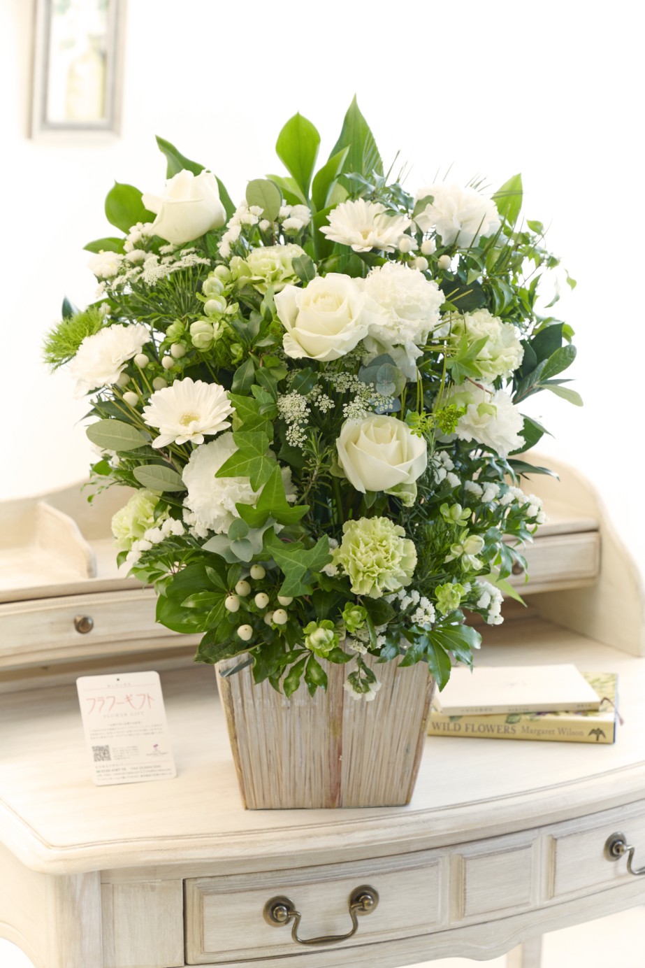 企業間での贈り物のとしても人気のシンプルかつハイセンスのアレンジメント！