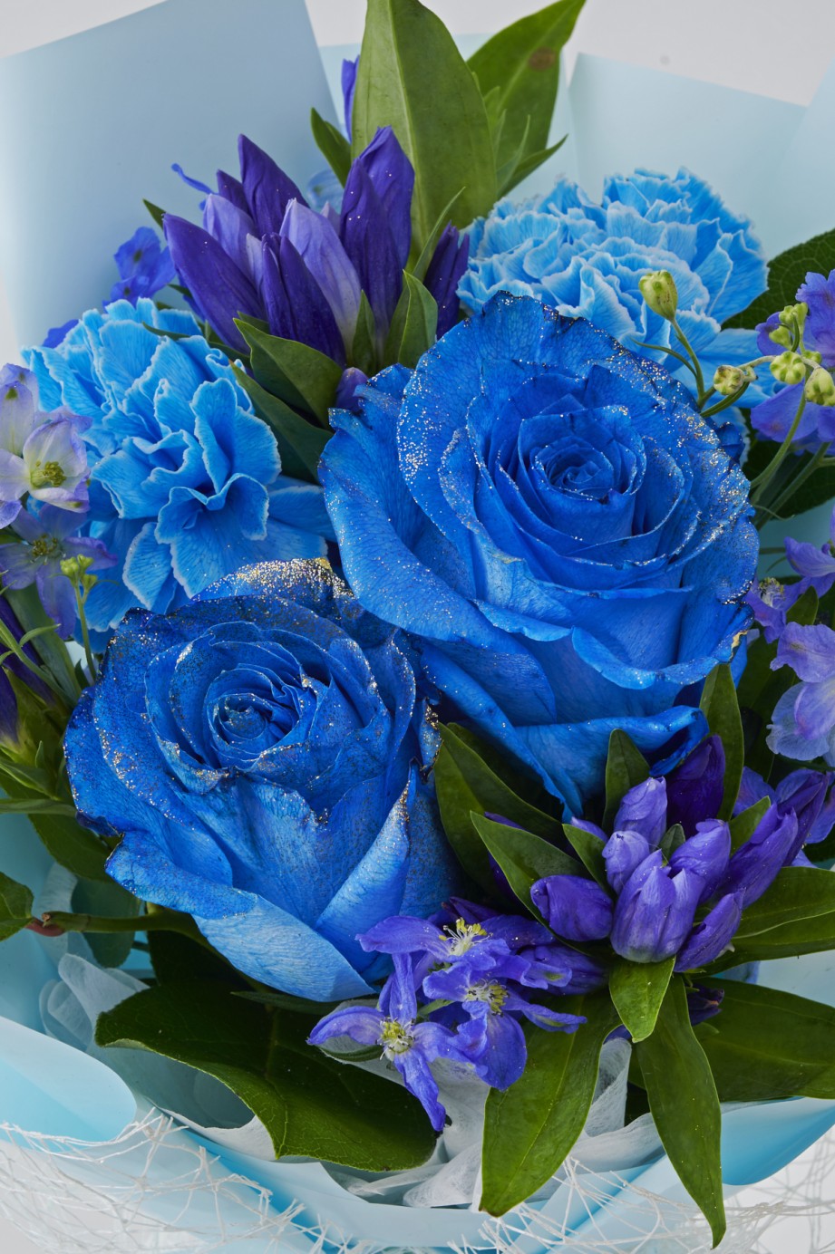 <p>きらめく花々が、贈る人の想いとともに心に残るひとときを届けます。華やかさと遊び心を詰め込んだ、特別感のあるフラワーギフトです。</p>