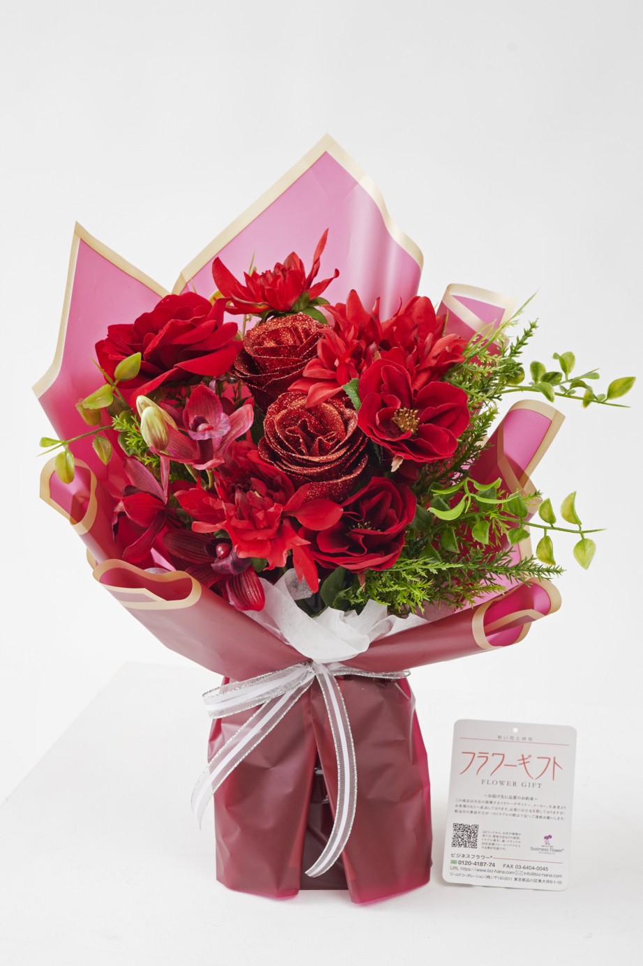 <p>造花のため長くお飾りいただけるブーケです。</p>